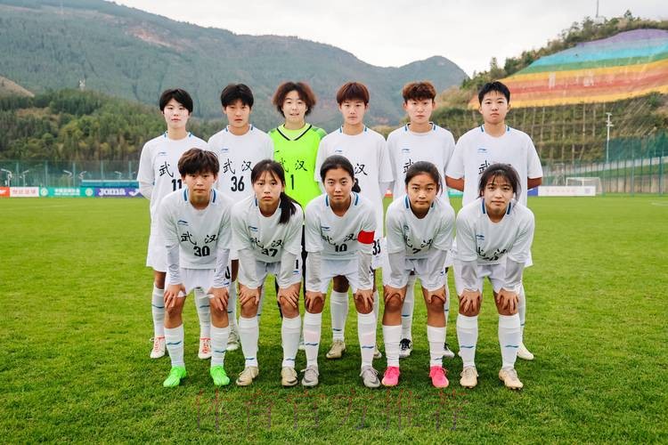 享受青春，玫瑰绽放——全国大学生女足锦标赛暨中国足协女足乙级联赛在蓉圆满收关